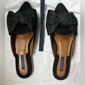 Brand new black Margaux “The Mule” size 7.5. Never worn & in perfect condition.